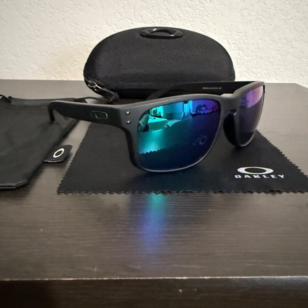 OO9102 Oakley Holbrook Prizm Polarized Jade Iridium
